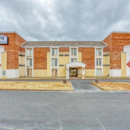 Oyo Townhouse Tulsa Woodland Hills Hotel Buitenkant foto