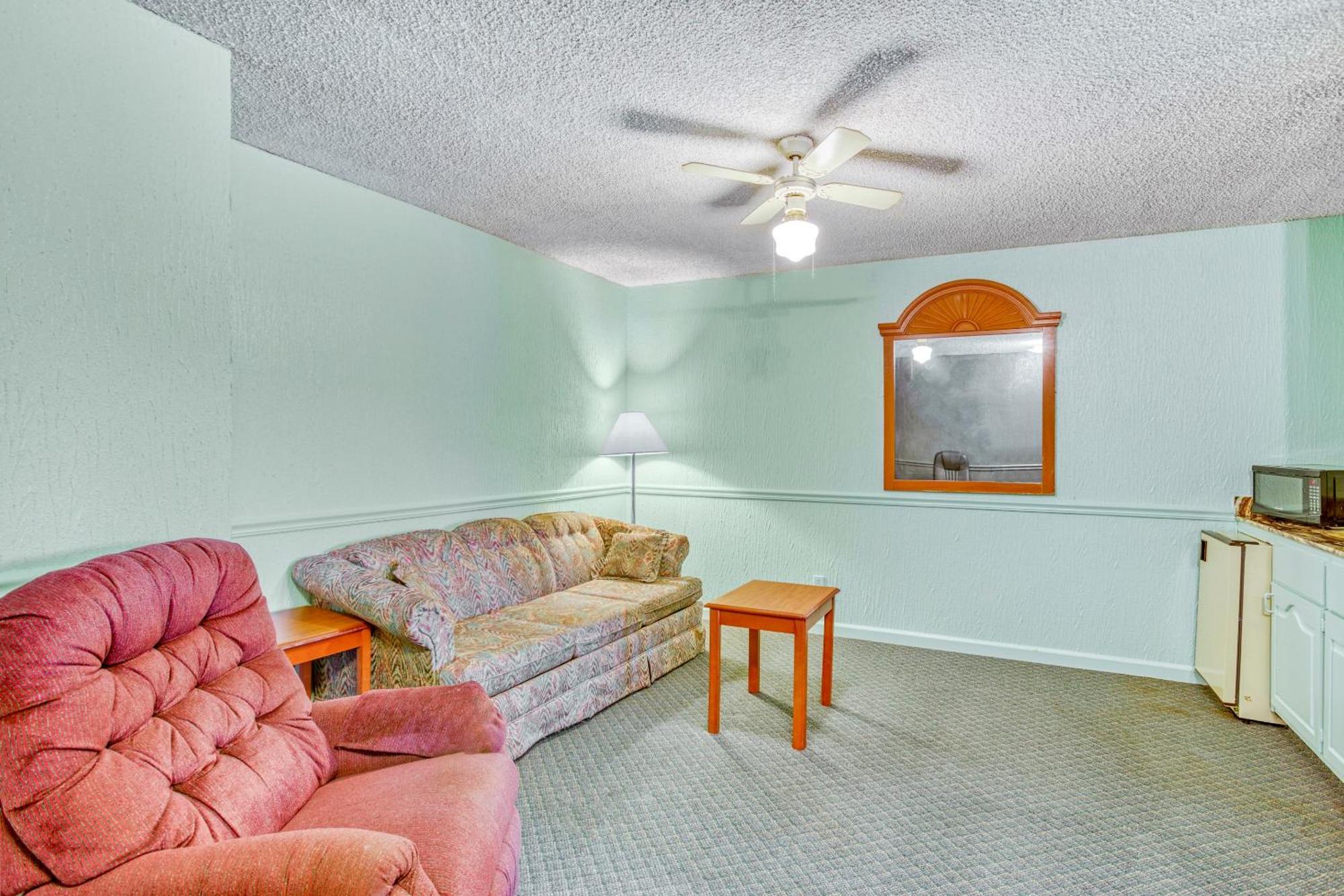 Oyo Townhouse Tulsa Woodland Hills Hotel Buitenkant foto