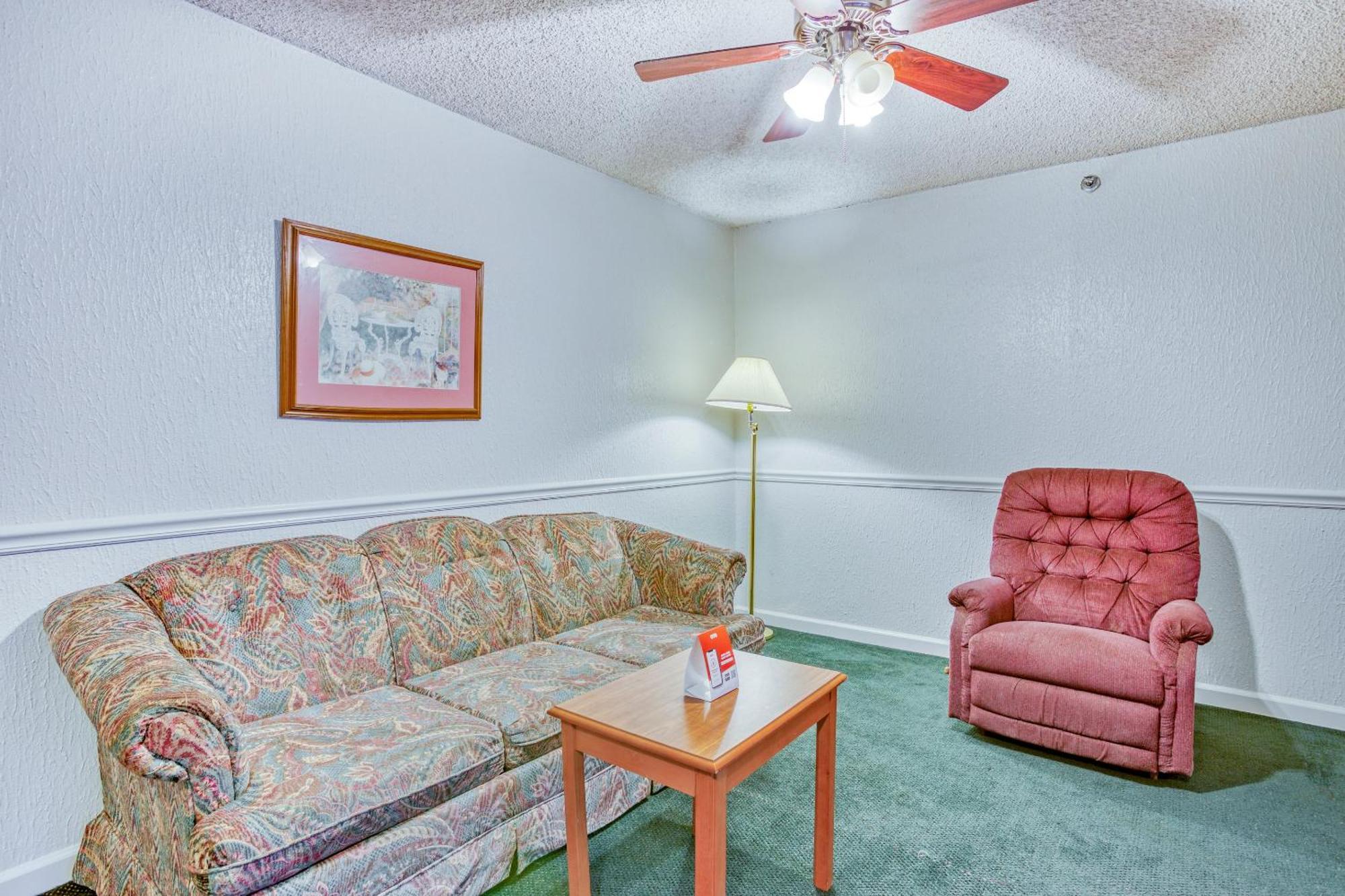 Oyo Townhouse Tulsa Woodland Hills Hotel Buitenkant foto